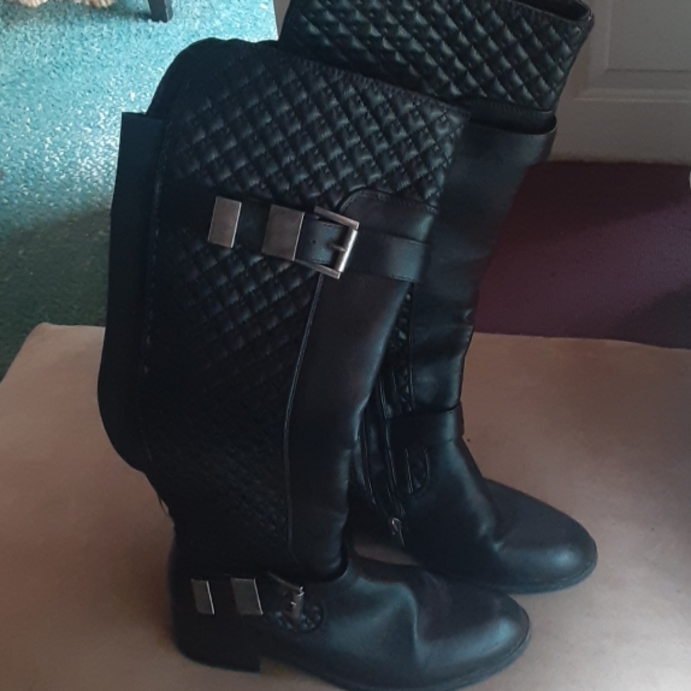 Boots - Picture 2 of 4